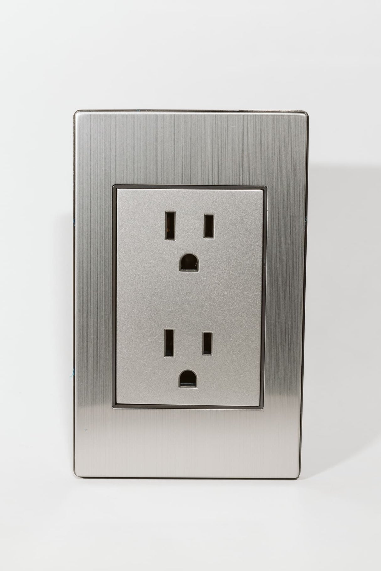 Placa Metálica de Contacto Doble APL-104 - Diseño en Acero Inoxidable para Uso Residencial y Comercial