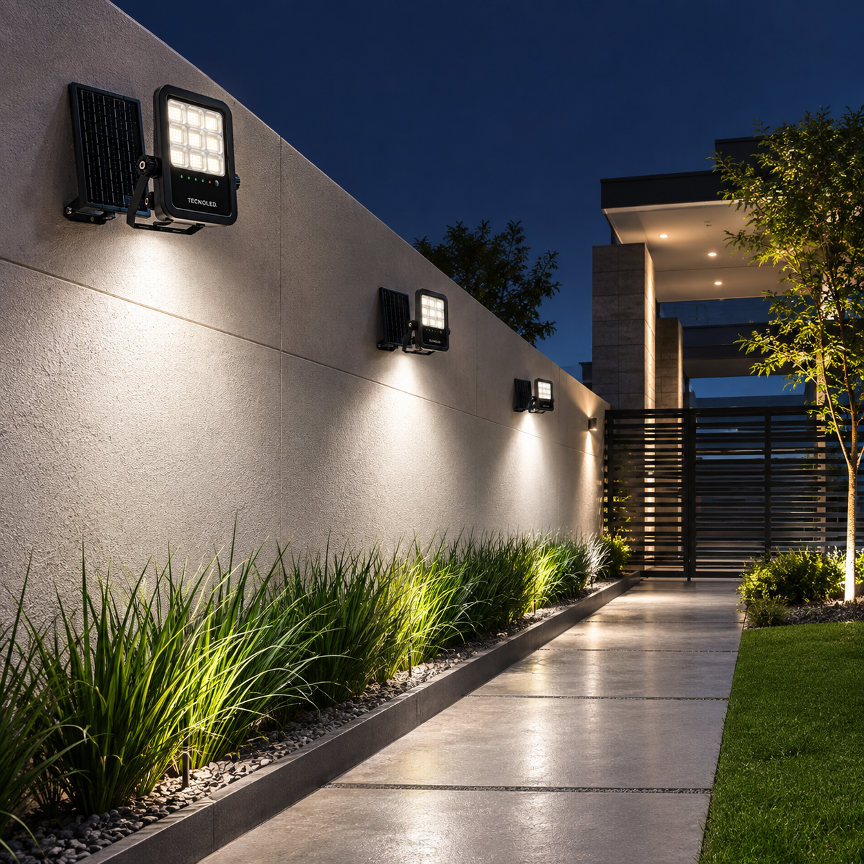 Reflector Solar LED para Exterior 1,100 Lúmenes IP65
